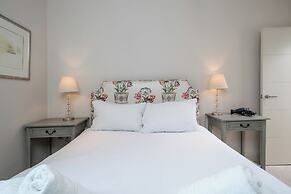 Superb Artists Flat w Free Parking