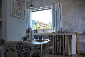 Chale com Lago Natural Exclusivo - Chale Jade