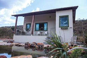 Chale com Lago Natural Exclusivo - Chale Jade