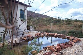 Chale com Lago Natural Exclusivo - Chale Jade