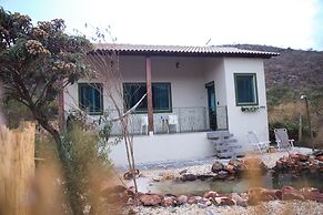 Chale com Lago Natural Exclusivo - Chale Jade