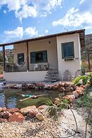 Chale com Lago Natural Exclusivo - Chale Jade