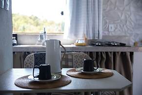 Chale com Lago Natural Exclusivo - Chale Jade