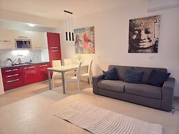 Smart Carrara Apartments