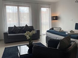 Smart Carrara Apartments