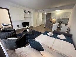 Smart Carrara Apartments