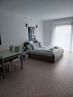 Smart Carrara Apartments