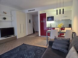 Smart Carrara Apartments