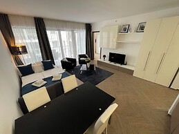 Smart Carrara Apartments