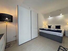 Smart Carrara Apartments