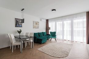 Smart Carrara Apartments