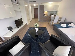 Smart Carrara Apartments