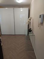 Smart Carrara Apartments