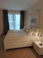 Smart Carrara Apartments