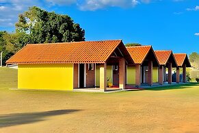 Chácara com 4 Chalés grande piscina