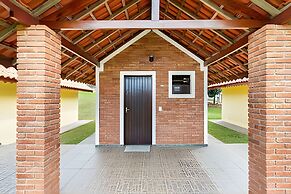 Chácara com 4 Chalés grande piscina