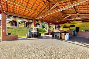 Chácara com 4 Chalés grande piscina