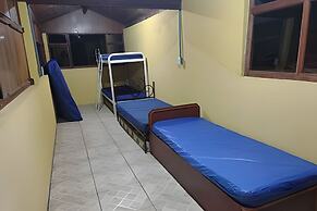 Chácara com 4 Chalés grande piscina