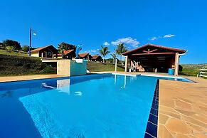 Chácara com 4 Chalés grande piscina