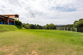 Chácara com 4 Chalés grande piscina