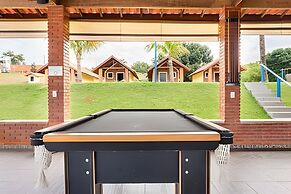 Chácara com 4 Chalés grande piscina