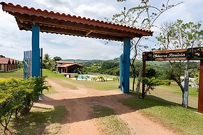 Chácara com 4 Chalés grande piscina