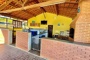 Chácara com 4 Chalés grande piscina