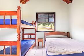 Chácara com 4 Chalés grande piscina