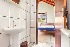 Chácara com 4 Chalés grande piscina