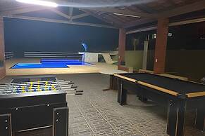 Chácara com 4 Chalés grande piscina