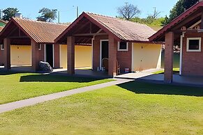 Chácara com 4 Chalés grande piscina