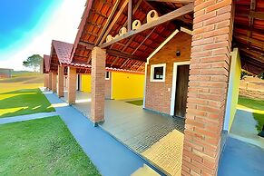 Chácara com 4 Chalés grande piscina