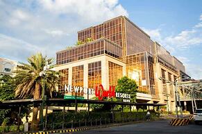 Azure Urban Resort Staycation