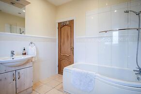 Little Glen - 3 Bedroom Holiday Home - Tenby