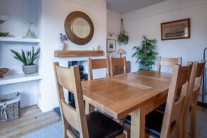 Little Glen - 3 Bedroom Holiday Home - Tenby