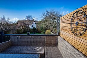 Little Glen - 3 Bedroom Holiday Home - Tenby