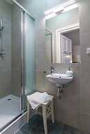 Oak Tree Old Town Apartments