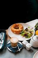 Oak Tree Old Town Apartments