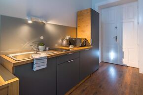 Oak Tree Old Town Apartments