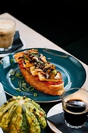 Oak Tree Old Town Apartments