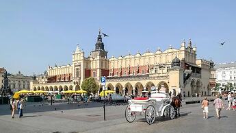 Oak Tree Old Town Apartments