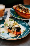 Oak Tree Old Town Apartments