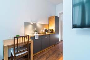 Oak Tree Old Town Apartments