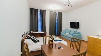 Oak Tree Old Town Apartments