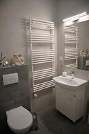 Oak Tree Old Town Apartments