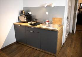 Oak Tree Old Town Apartments