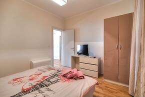 Sea View Apartments MonteBook