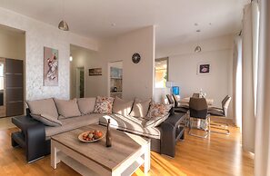 Sea View Apartments MonteBook