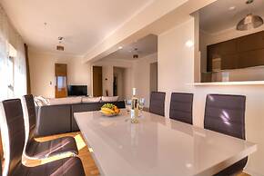 Sea View Apartments MonteBook