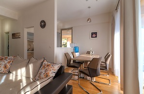 Sea View Apartments MonteBook